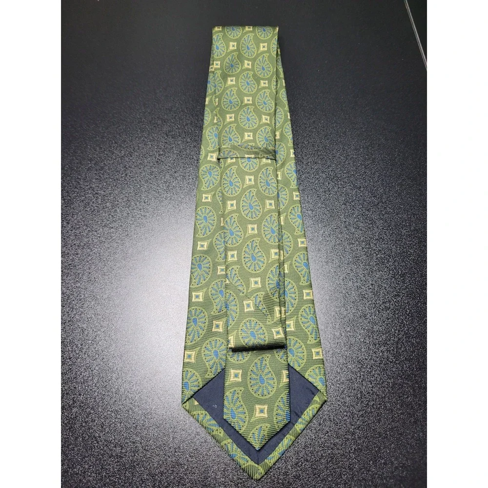 Coach Men's Necktie Green Paisley 100% Italian Silk 3.75